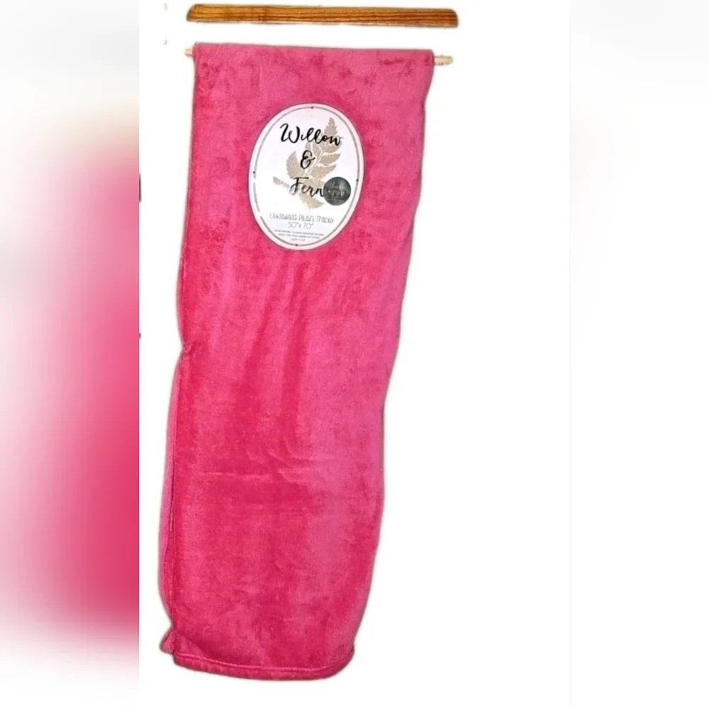 Willow & Fern Oversized Plush Throw Blanket Bright Hot Pink 50/70